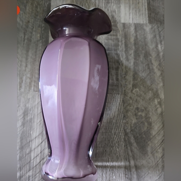 Vintage MCM Purple Hand Blown Fluted Art Milk Glass Vase - Picture 4 of 5
